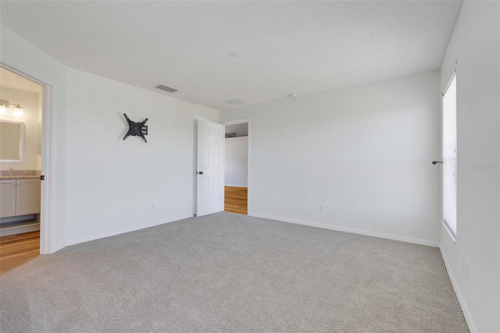 Image 26 of 40 For 1009 Bluegrass Drive