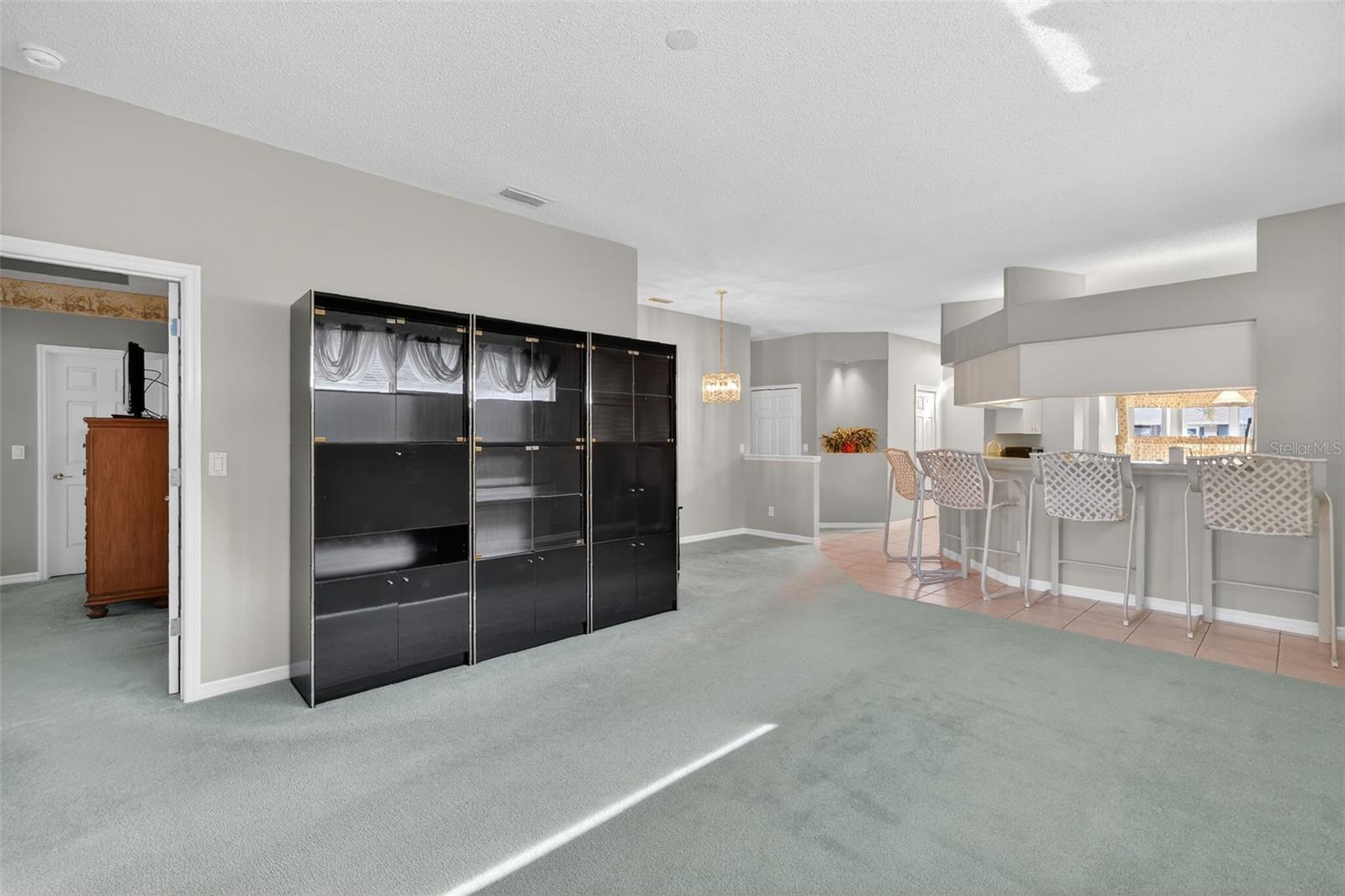 Image 18 of 37 For 4712 St Andrews Arcade