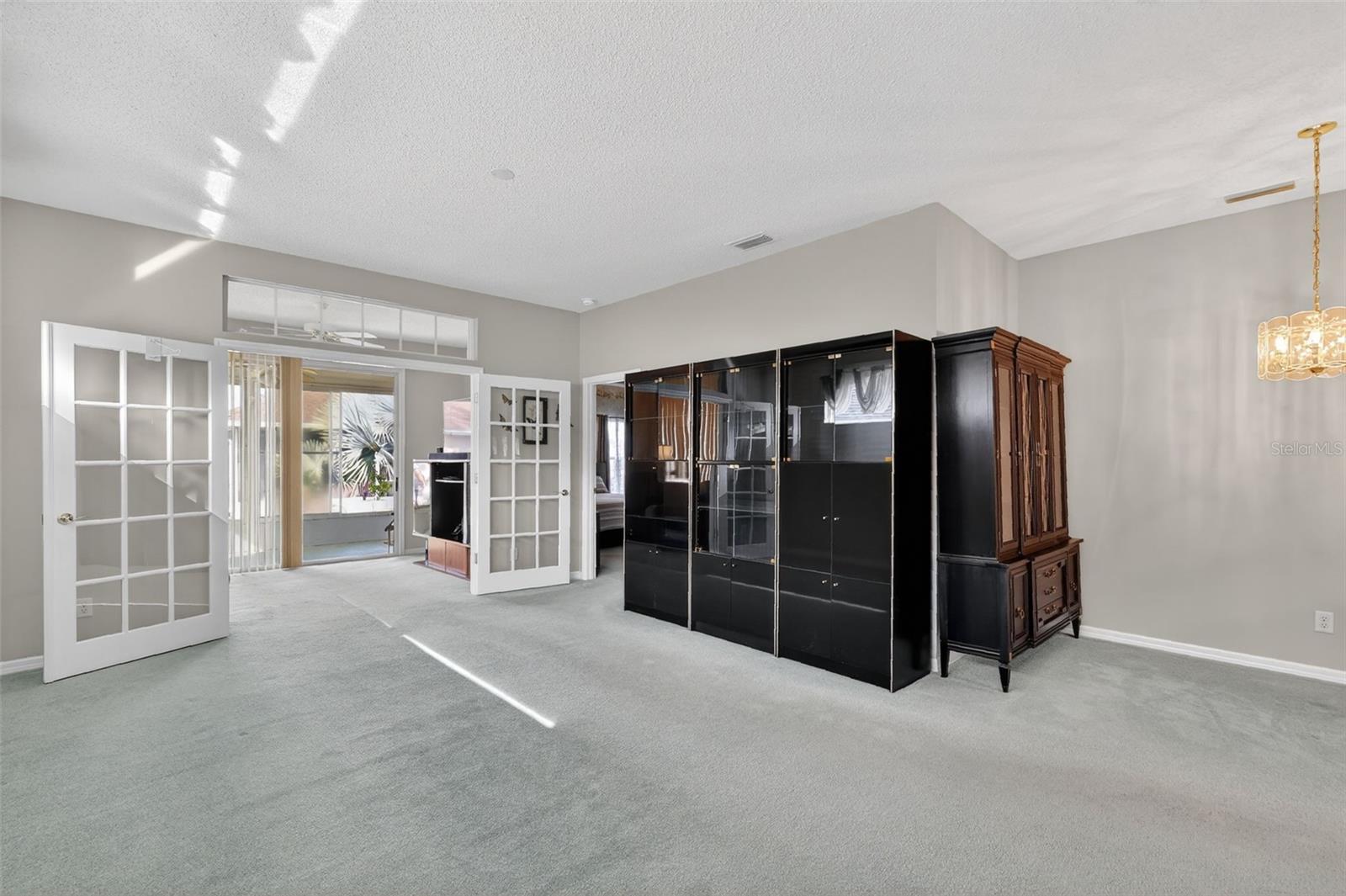 Image 19 of 37 For 4712 St Andrews Arcade