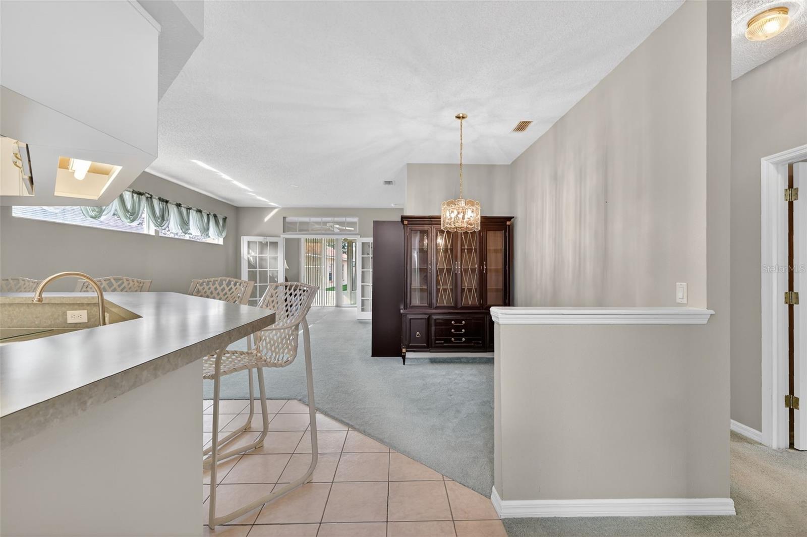 Image 6 of 37 For 4712 St Andrews Arcade