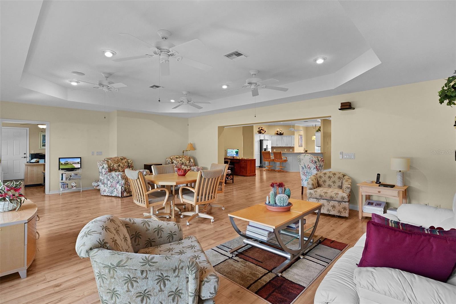 Image 15 of 50 For 1988 Palo Alto Avenue