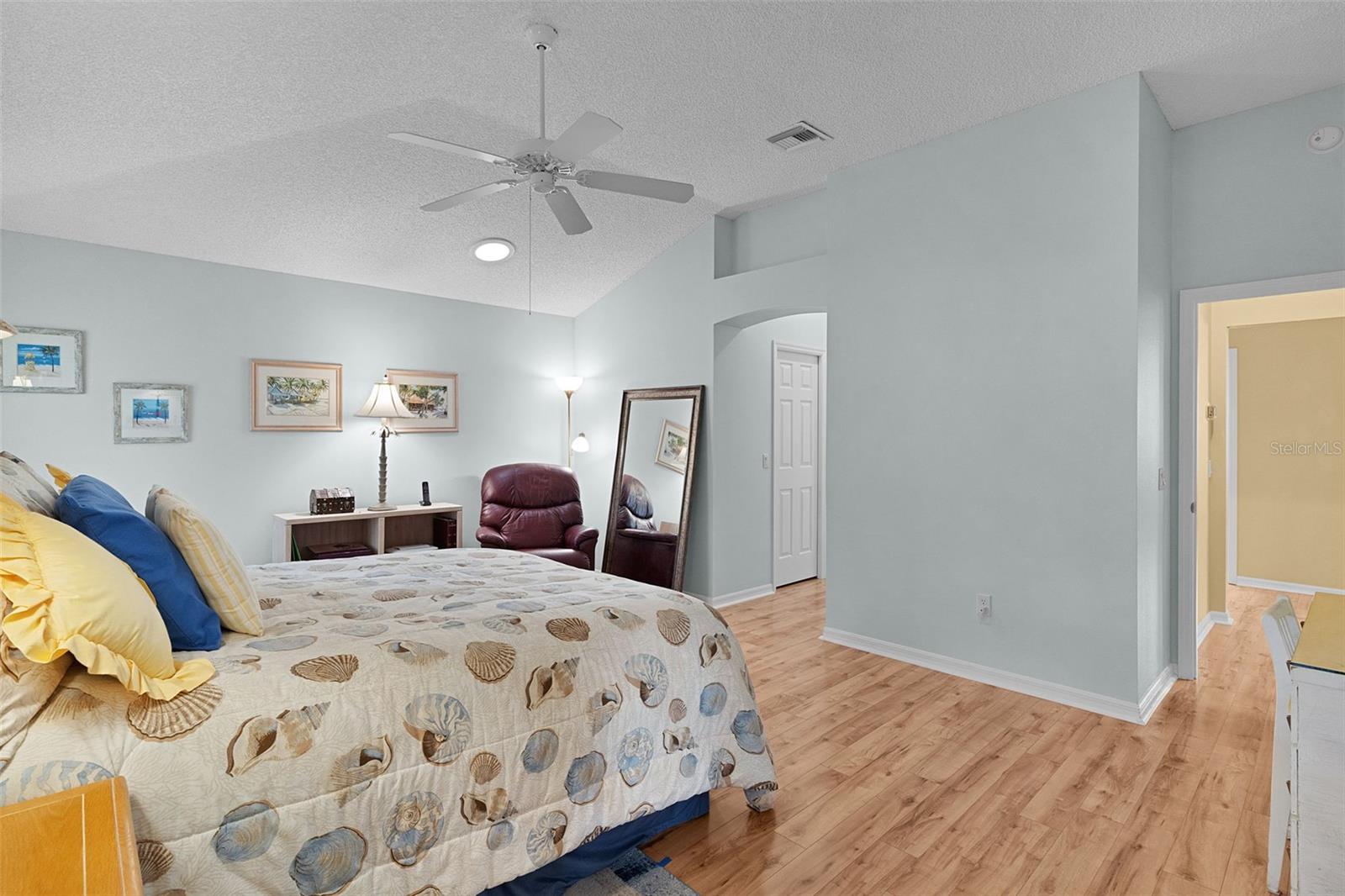 Image 24 of 50 For 1988 Palo Alto Avenue