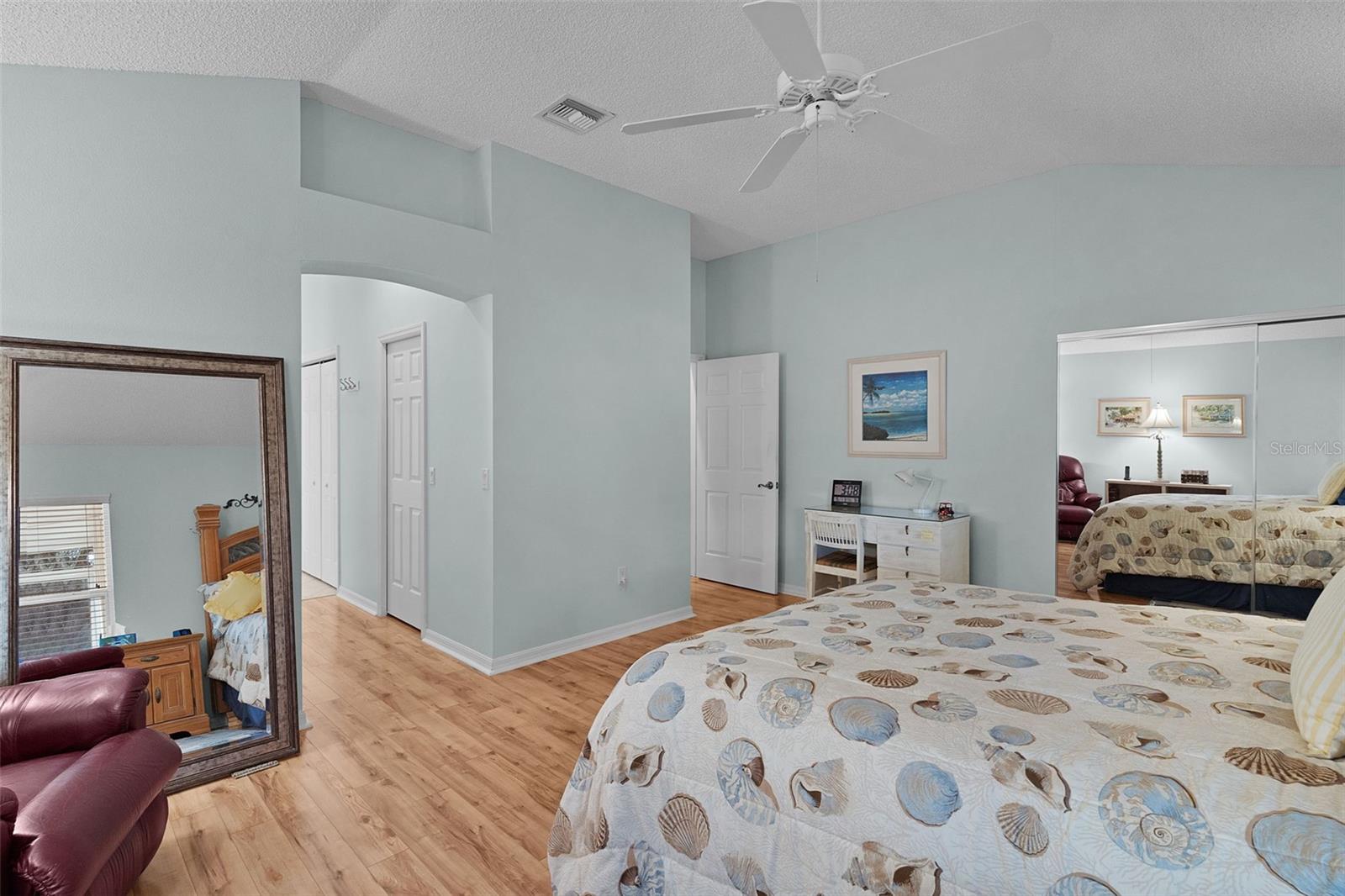 Image 27 of 50 For 1988 Palo Alto Avenue