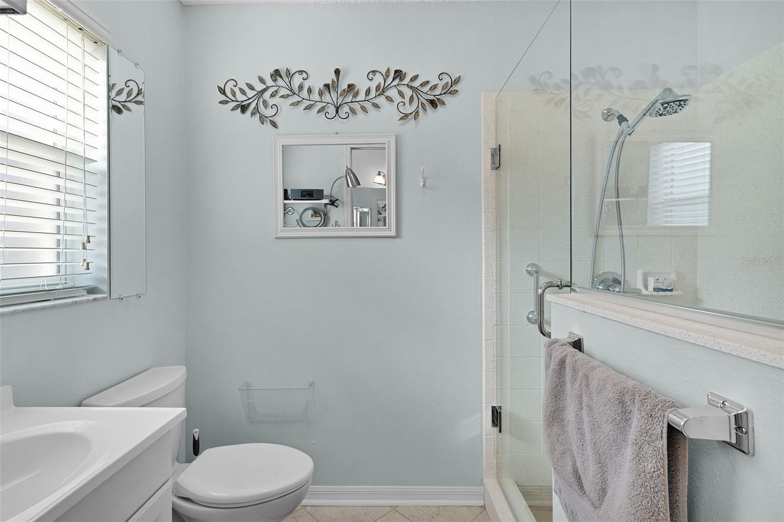 Image 29 of 50 For 1988 Palo Alto Avenue