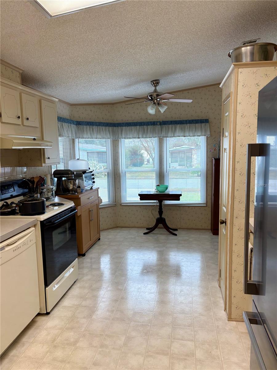 Image 12 of 54 For 25051 Betton Hill