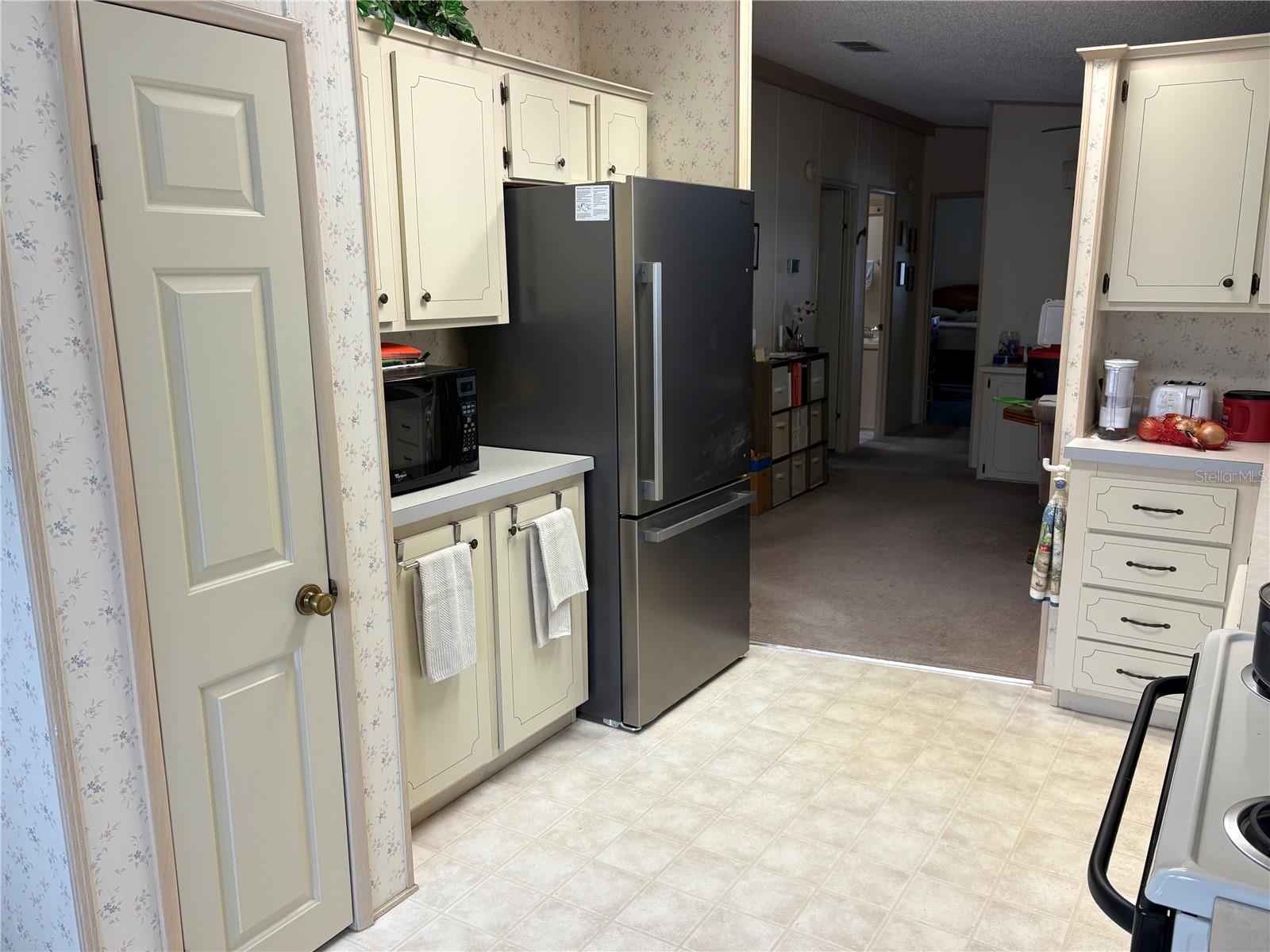 Image 13 of 54 For 25051 Betton Hill