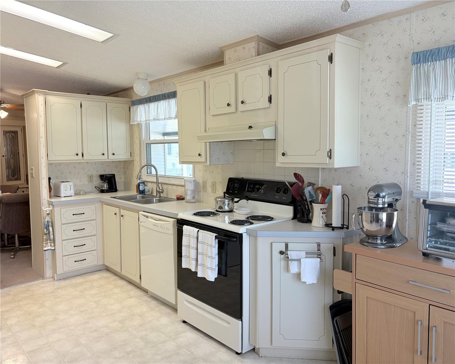 Image 14 of 54 For 25051 Betton Hill