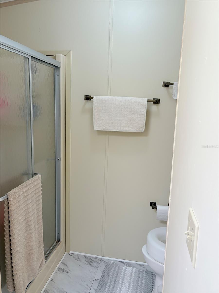 Image 34 of 54 For 25051 Betton Hill