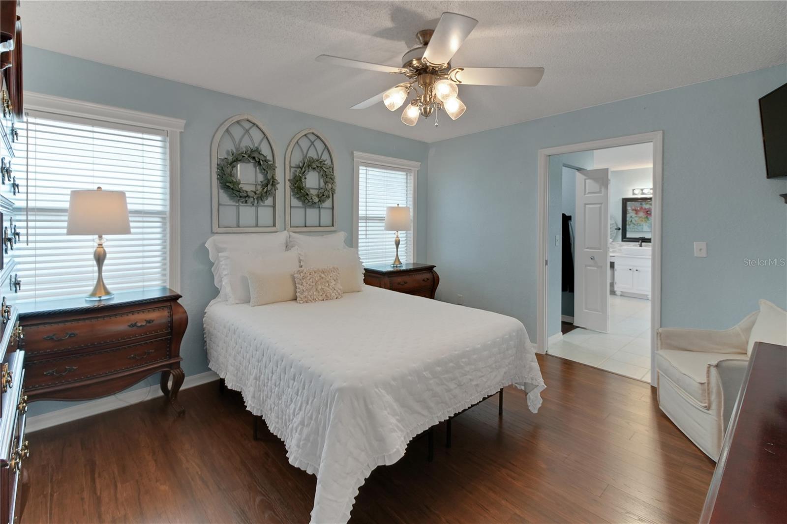 Image 32 of 47 For 32801 Oak Park Drive