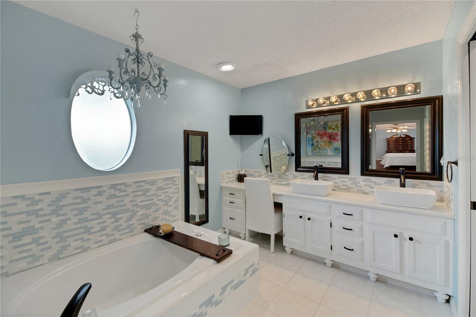 Image 33 of 47 For 32801 Oak Park Drive