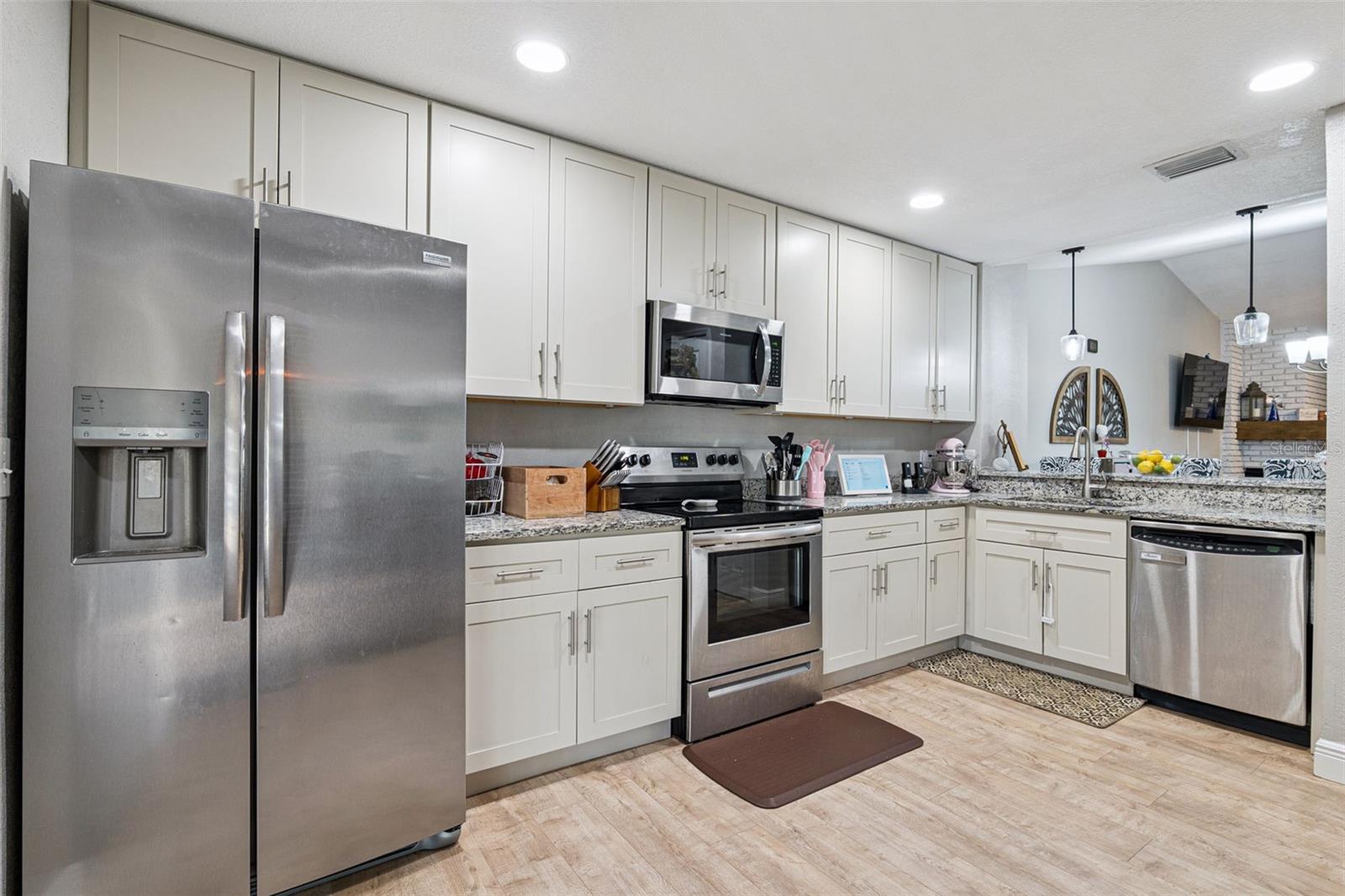 Image 12 of 50 For 1055 Kensington Park Drive 603