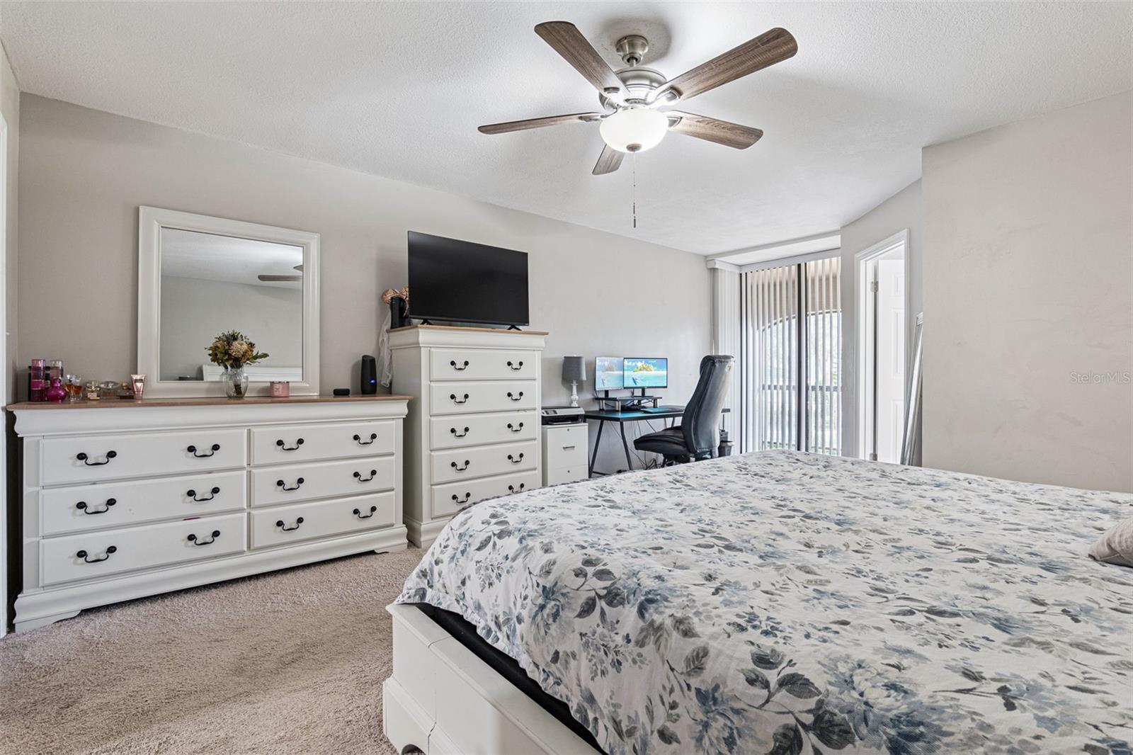 Image 15 of 50 For 1055 Kensington Park Drive 603