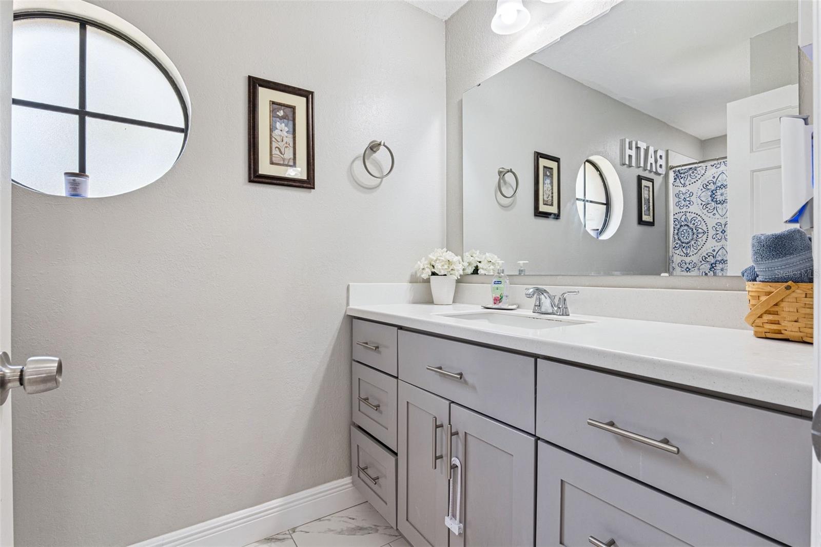 Image 21 of 50 For 1055 Kensington Park Drive 603