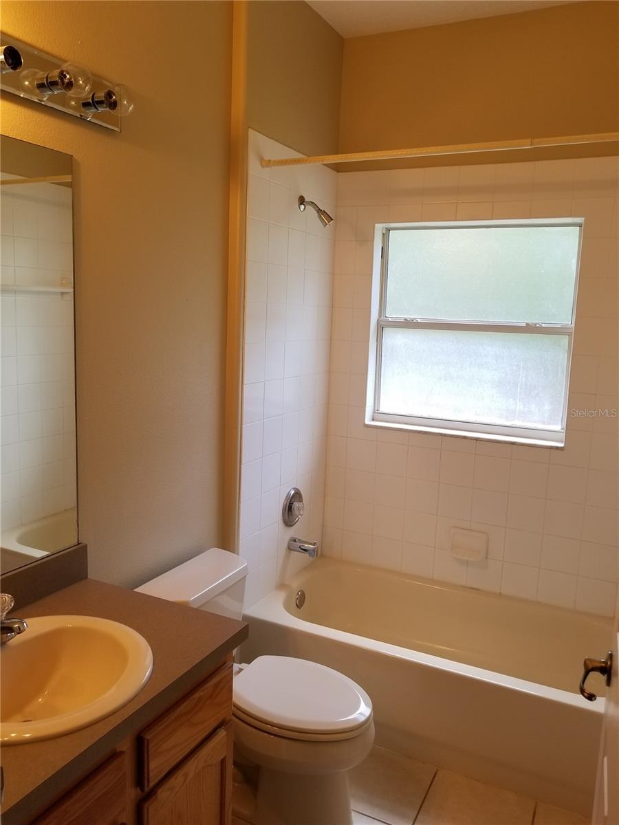 Image 8 of 11 For 1748 Hickory Ridge Drive