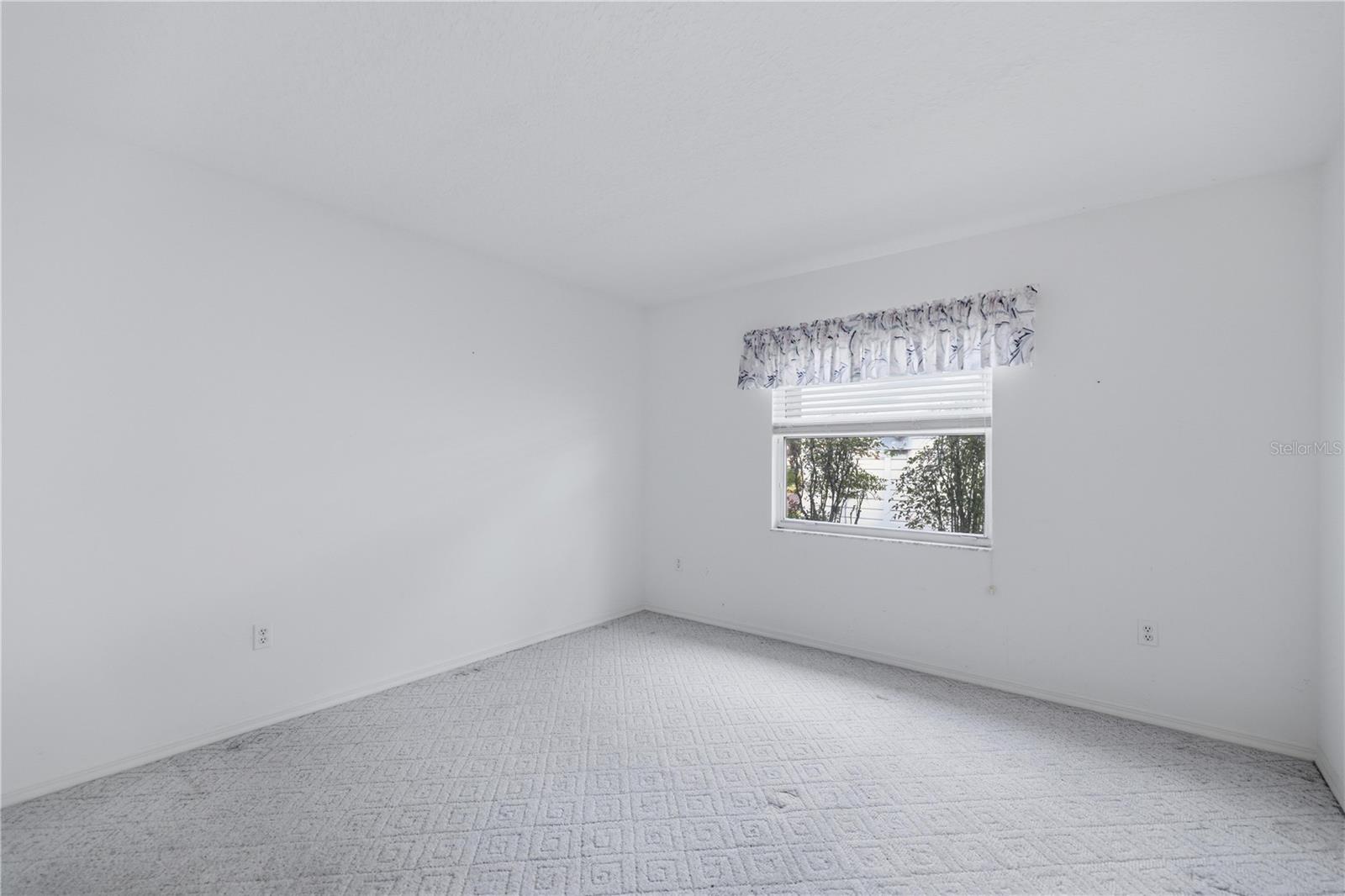 Image 10 of 38 For 17505 100th Court