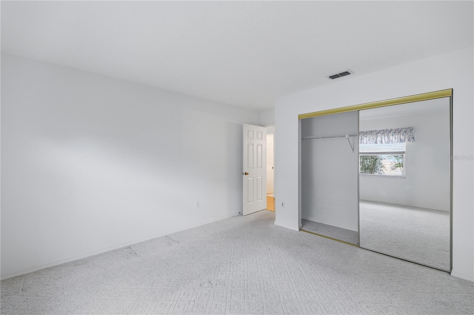 Image 11 of 38 For 17505 100th Court