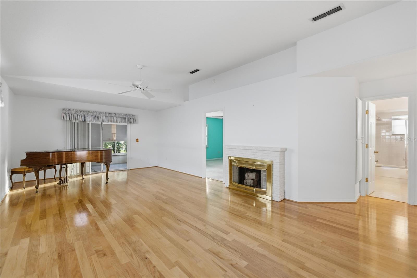 Image 14 of 38 For 17505 100th Court