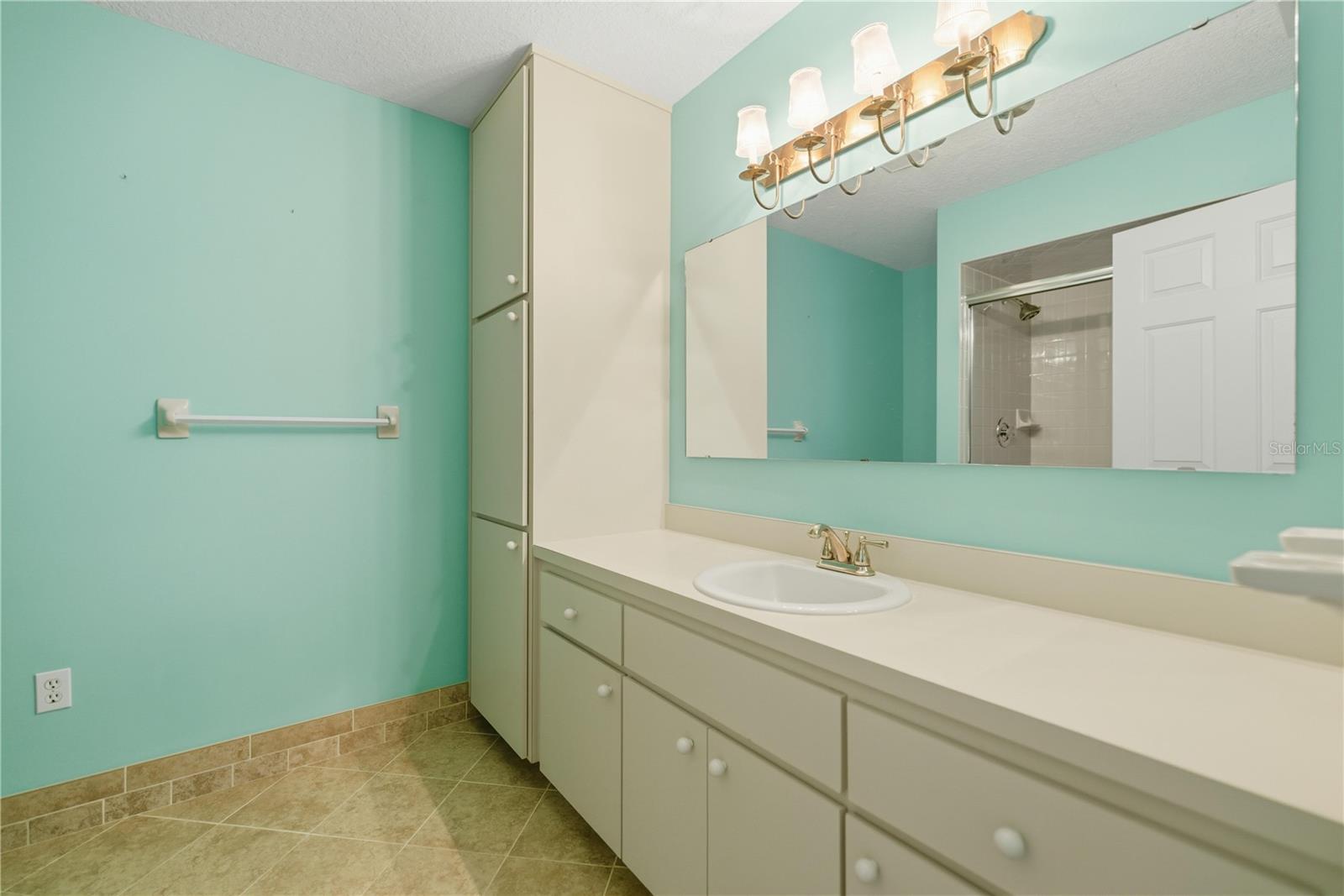 Image 18 of 38 For 17505 100th Court