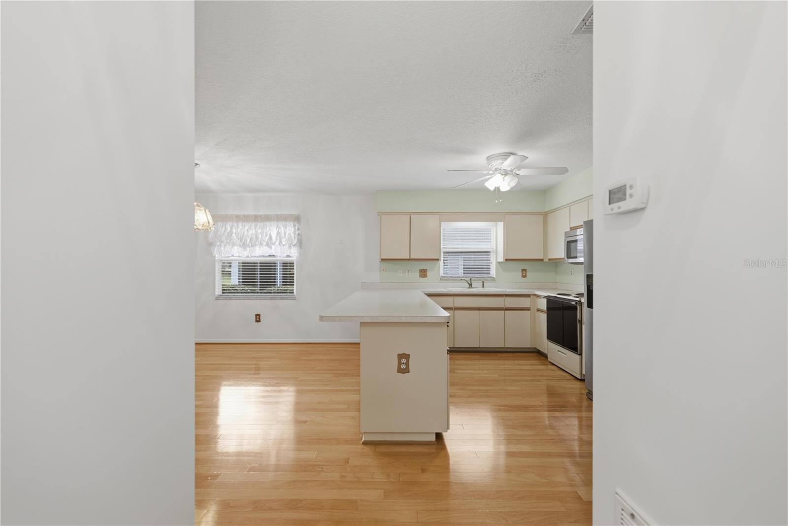 Image 5 of 38 For 17505 100th Court