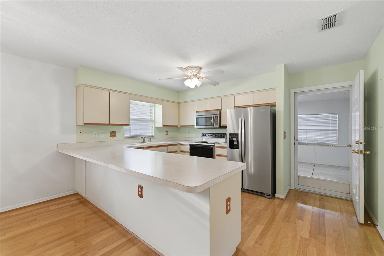 Image 6 of 38 For 17505 100th Court