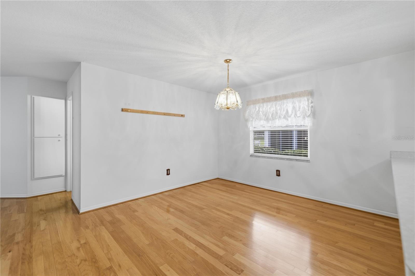 Image 8 of 38 For 17505 100th Court