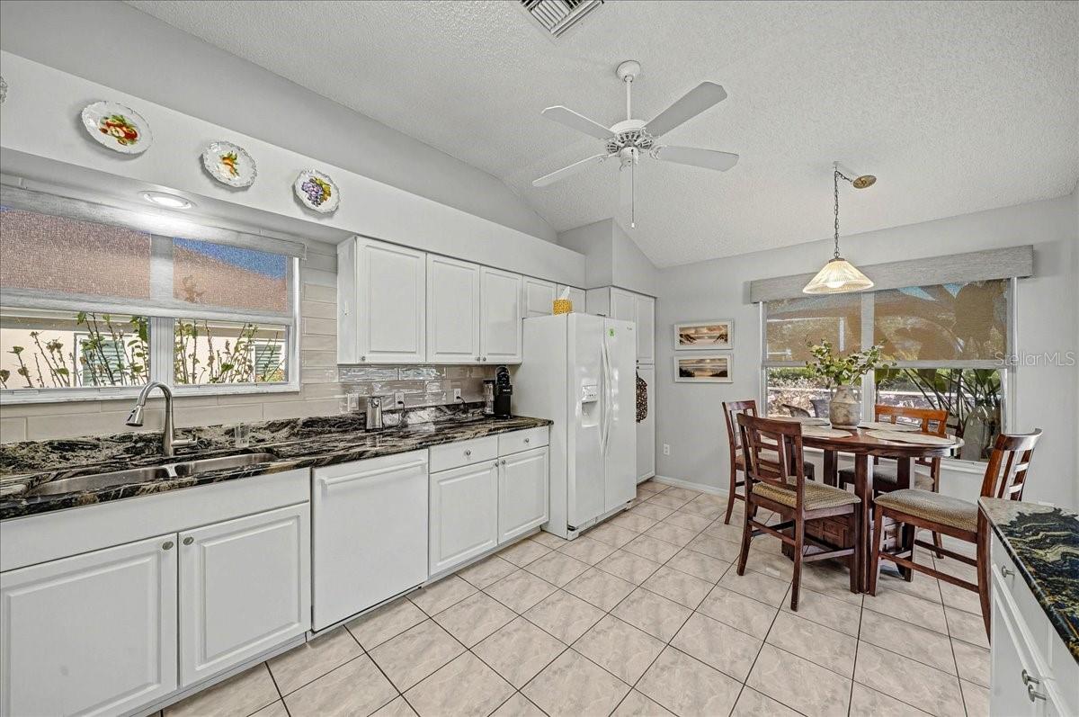 Image 12 of 82 For 922 Soledad Way