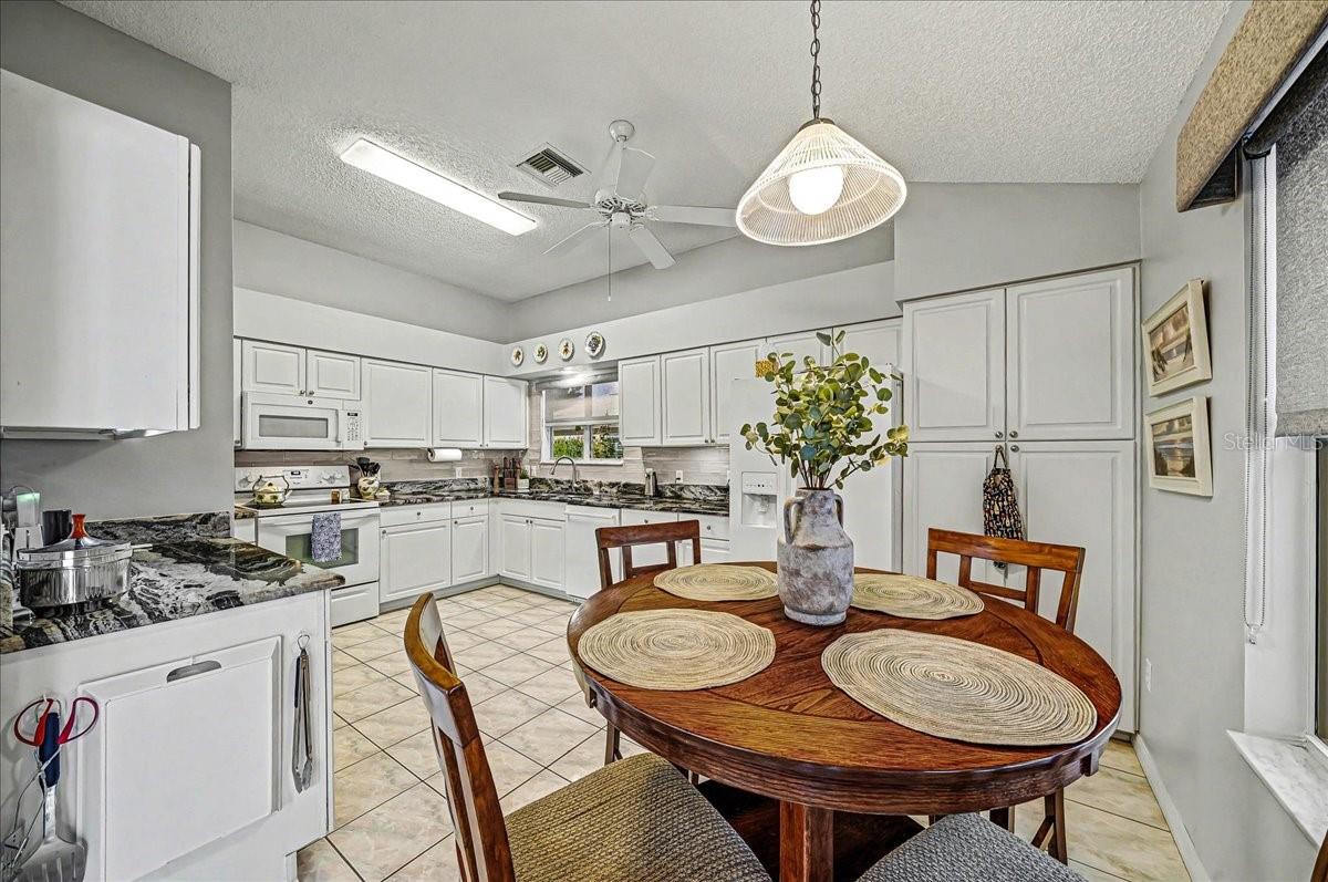 Image 15 of 82 For 922 Soledad Way