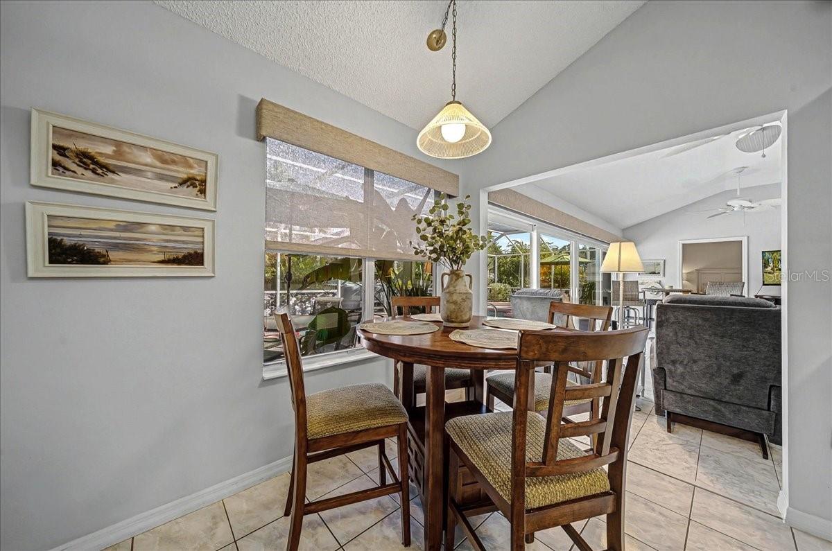 Image 16 of 82 For 922 Soledad Way