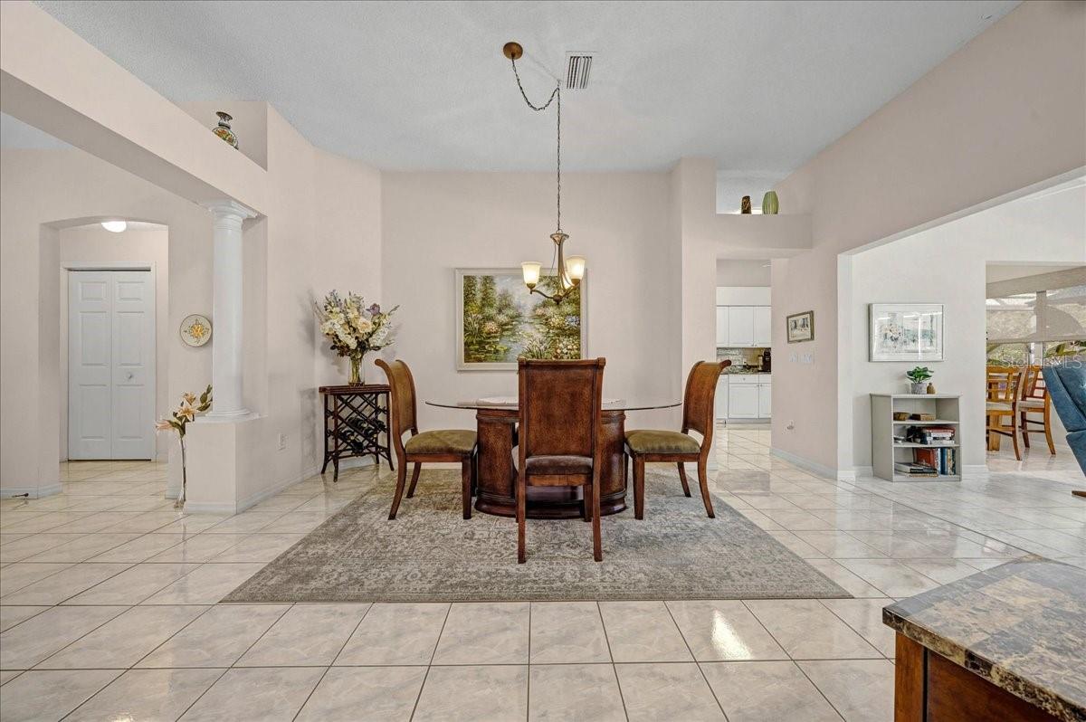 Image 18 of 82 For 922 Soledad Way