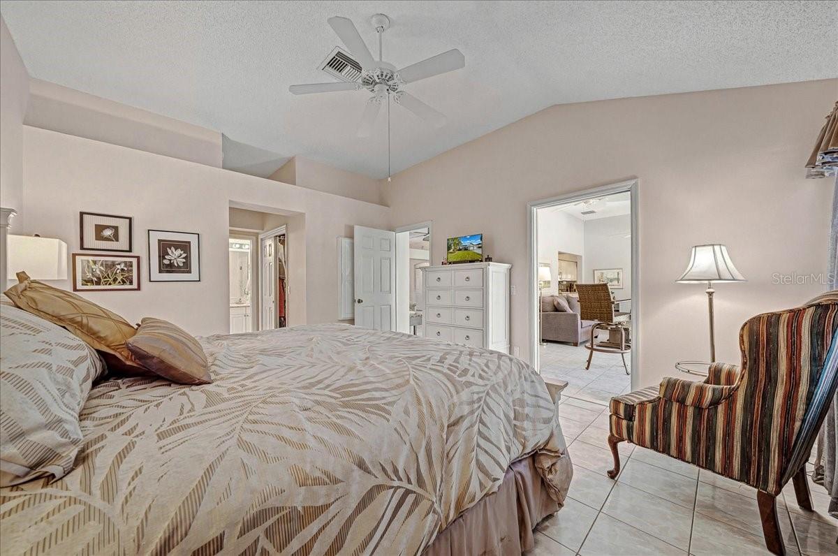 Image 26 of 82 For 922 Soledad Way