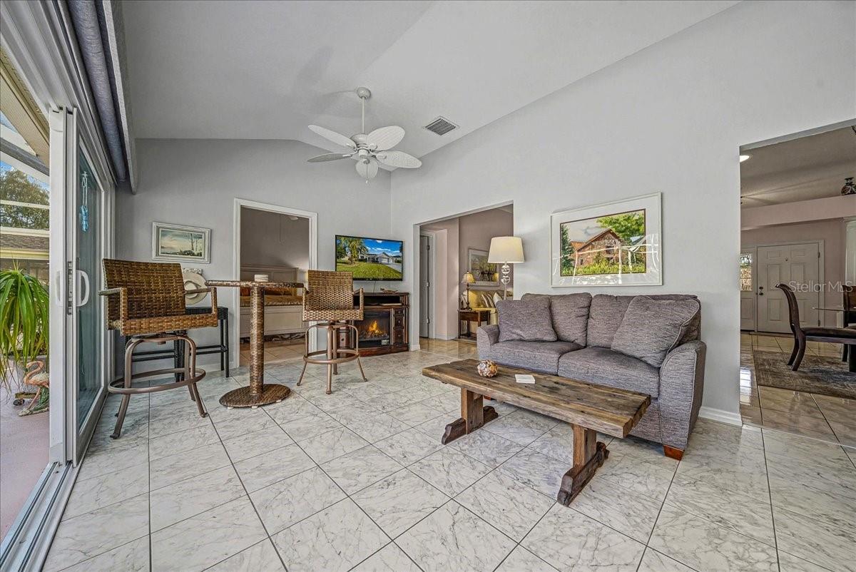 Image 41 of 82 For 922 Soledad Way