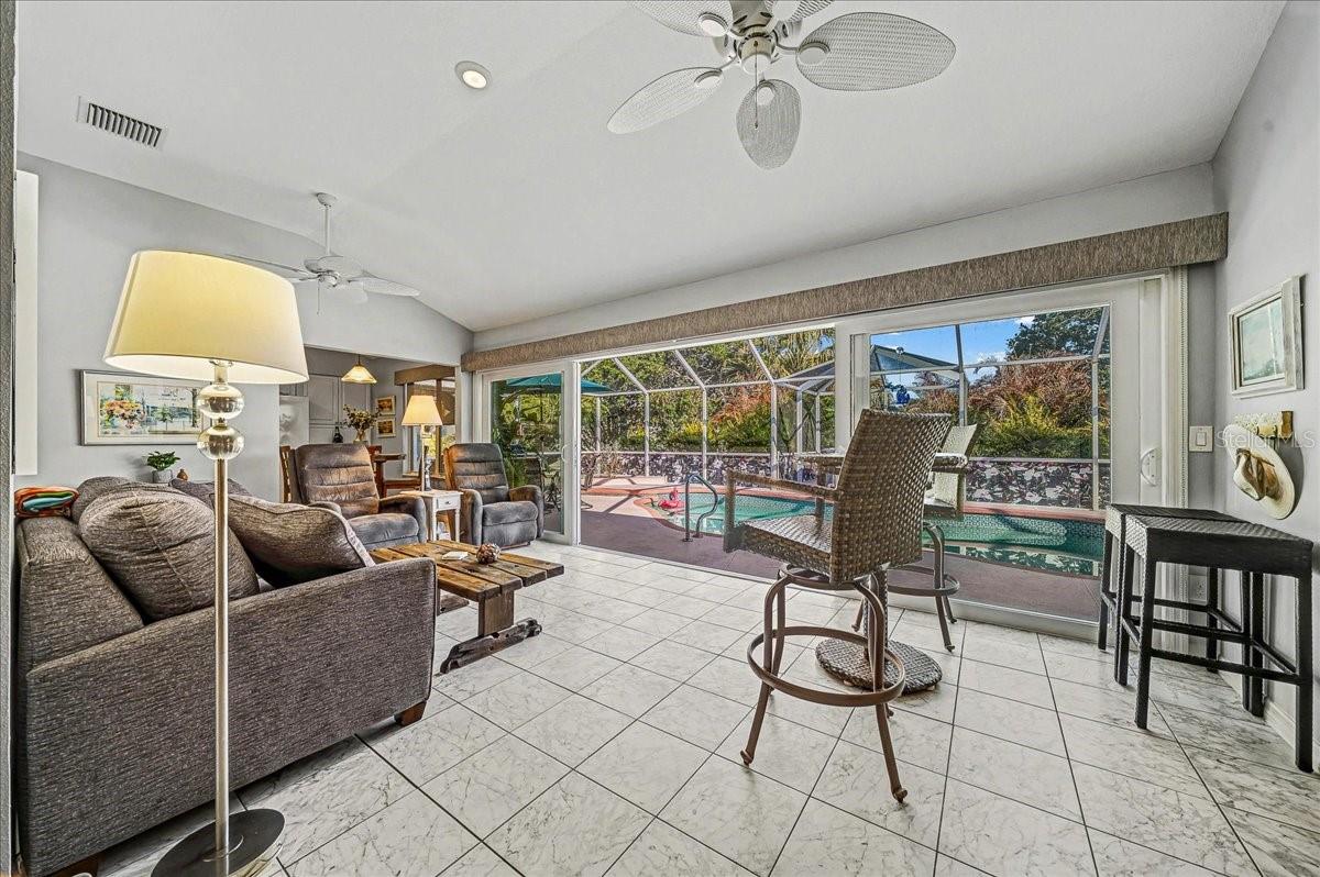 Image 44 of 82 For 922 Soledad Way