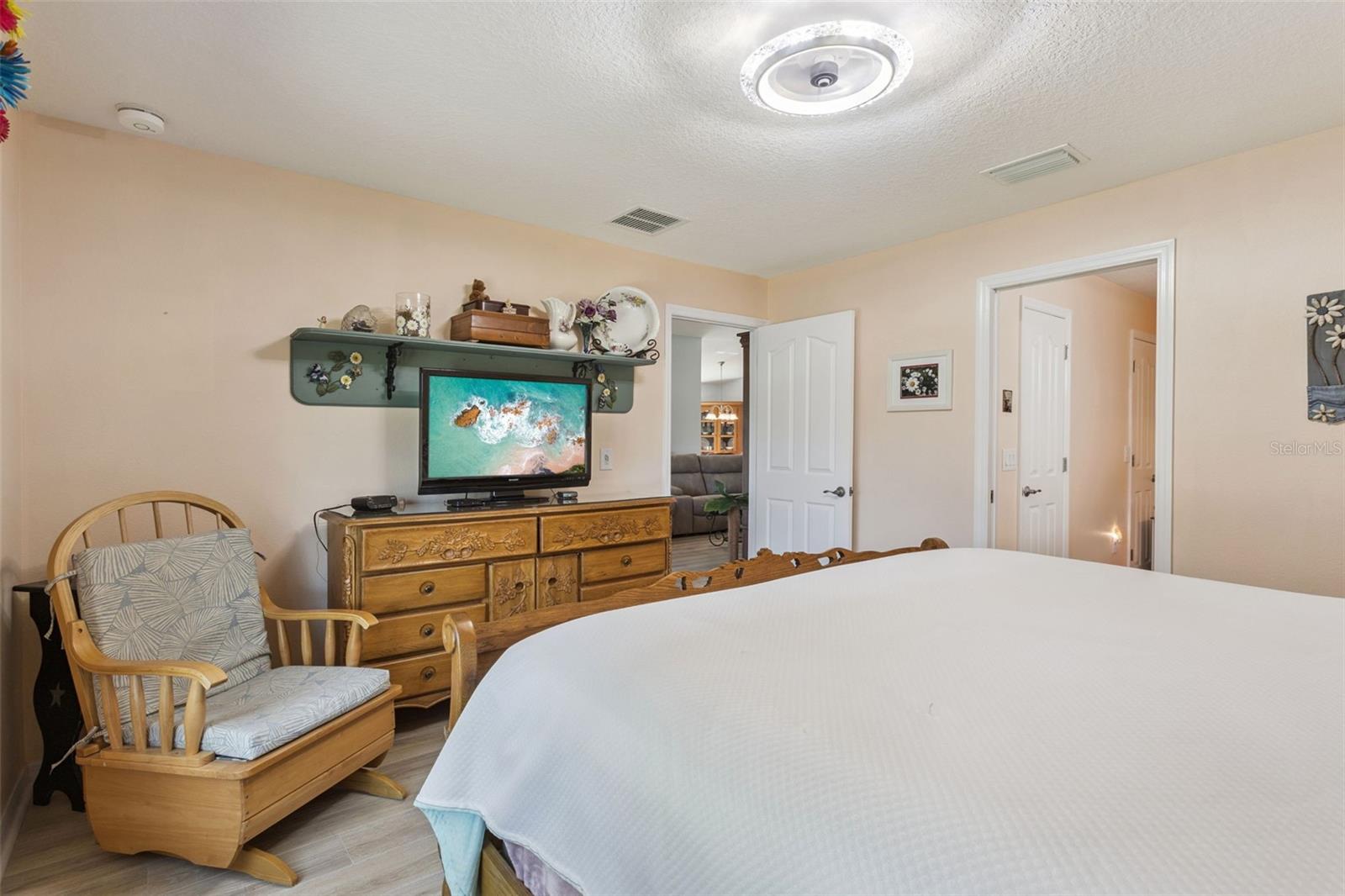 Image 16 of 44 For 3601 Arlington Ridge Boulevard