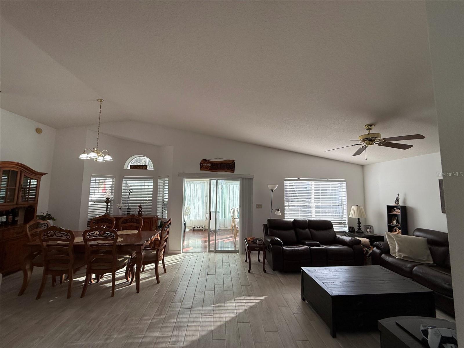 Image 11 of 22 For 25607 Belle Helene