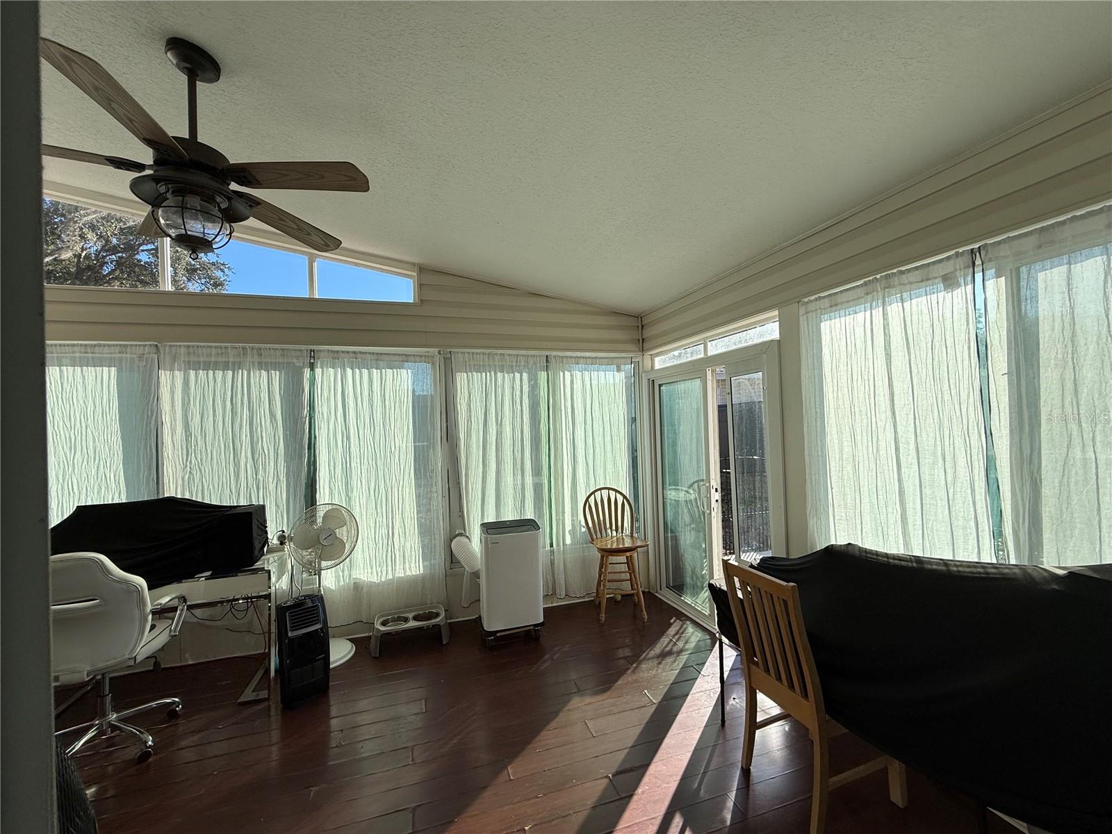 Image 21 of 22 For 25607 Belle Helene