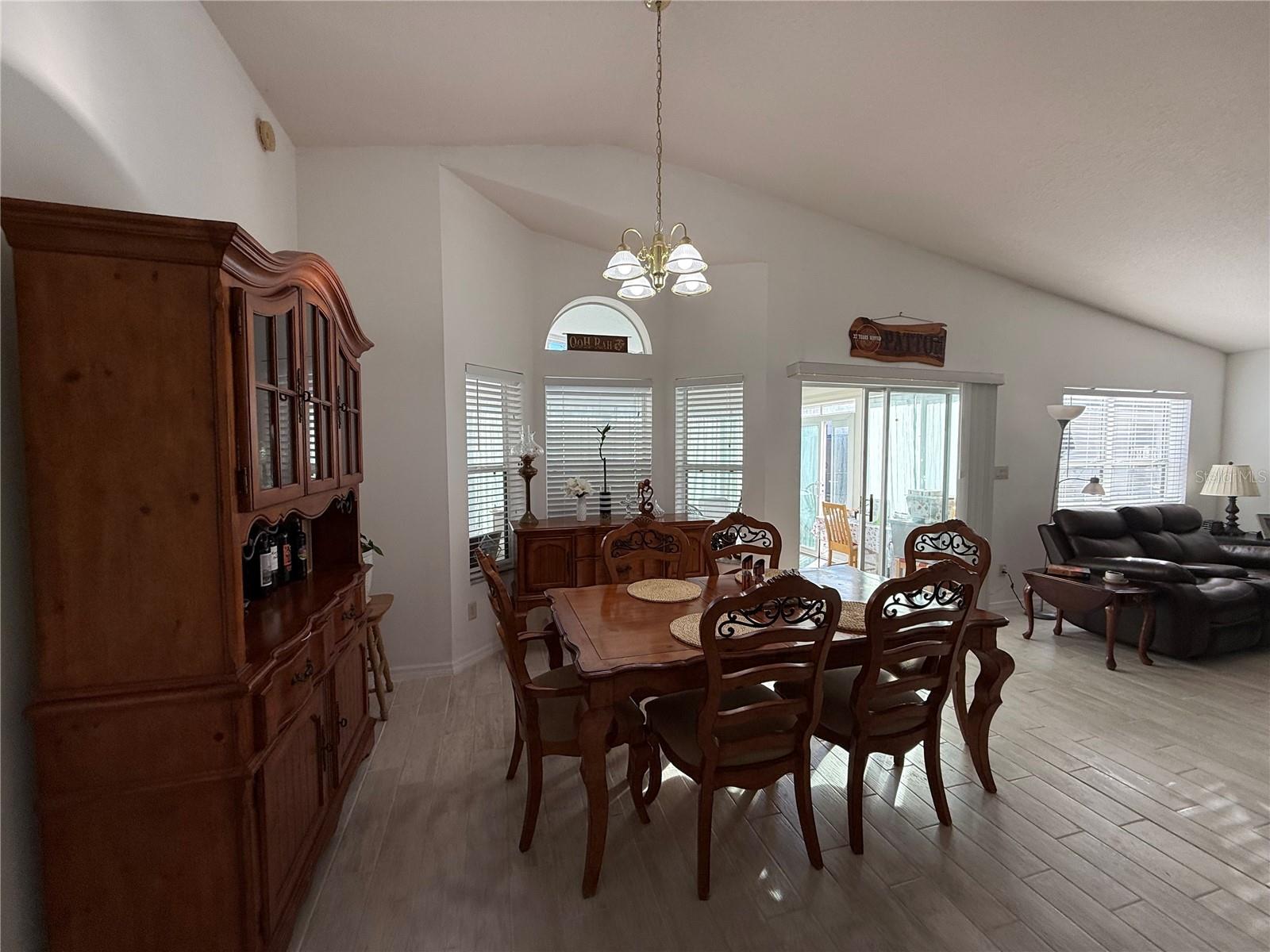 Image 7 of 22 For 25607 Belle Helene