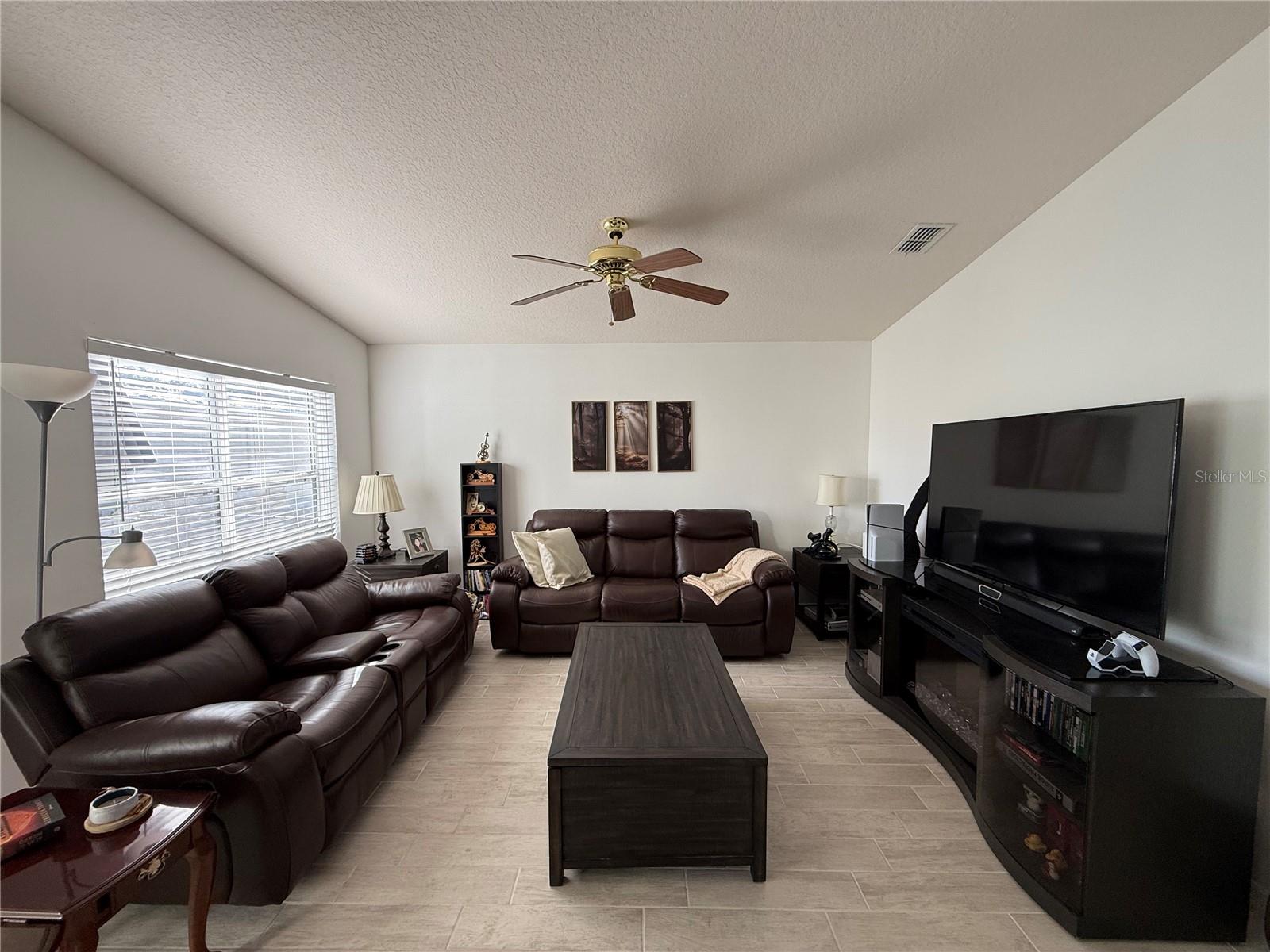 Image 9 of 22 For 25607 Belle Helene