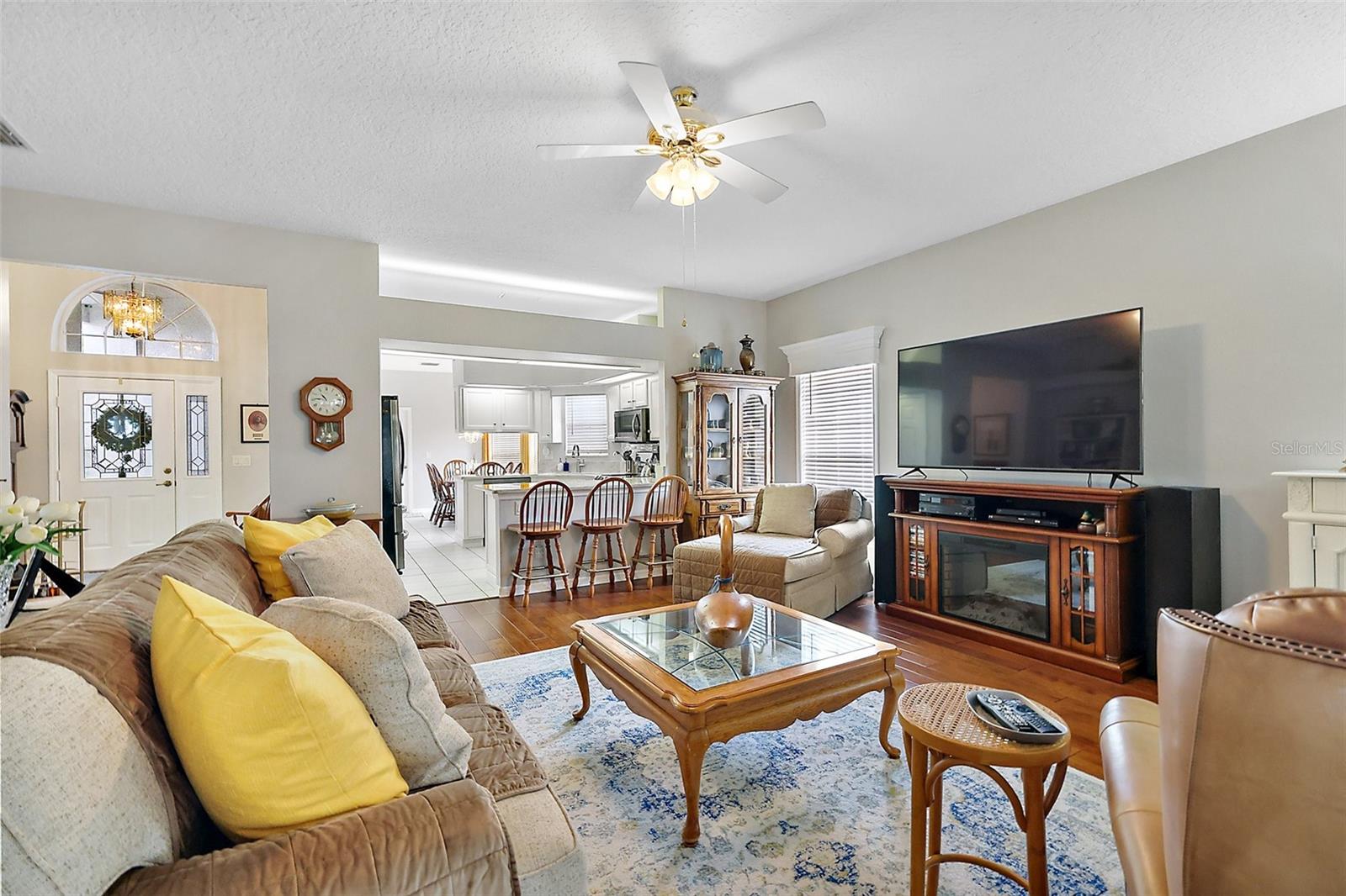 Image 8 of 49 For 3584 Tropical Seas Loop