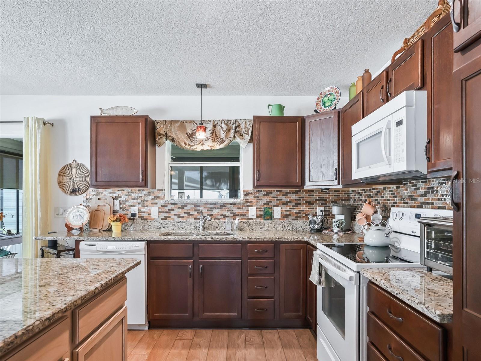 Image 15 of 47 For 2409 Hook Hollow Terrace