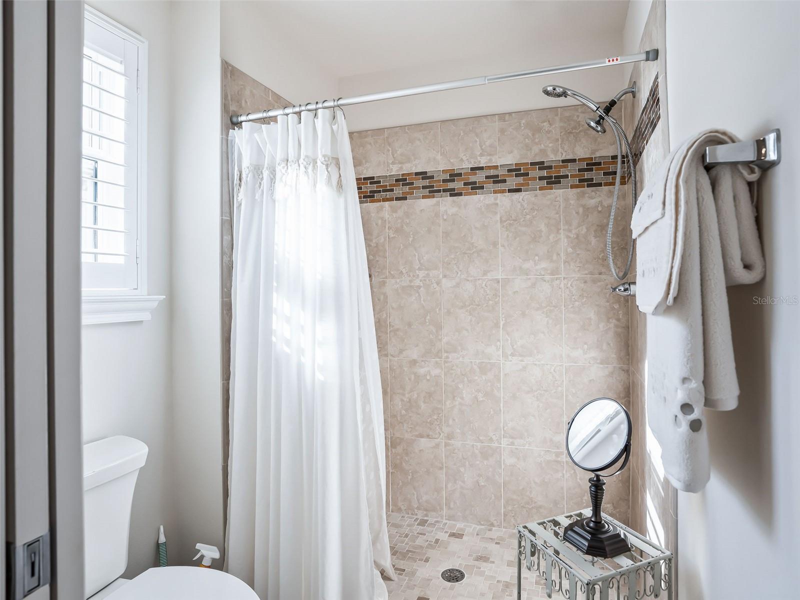 Image 25 of 47 For 2409 Hook Hollow Terrace