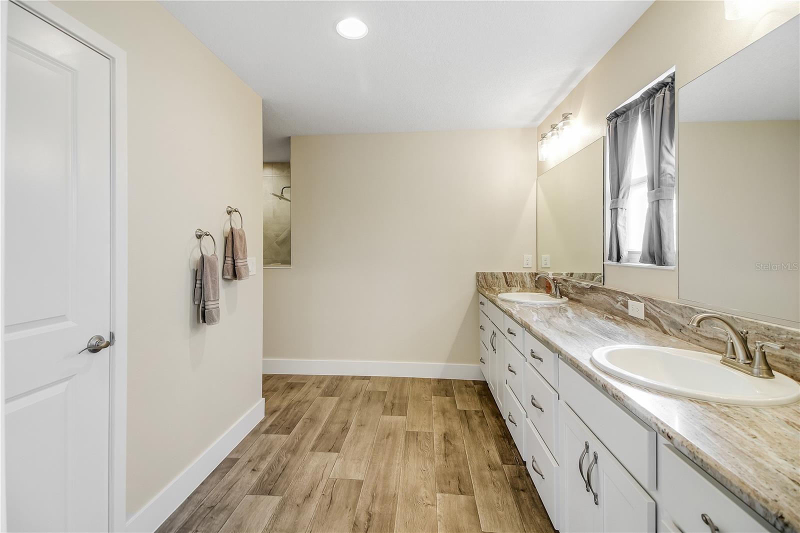 Image 23 of 48 For 3323 Rohan Road