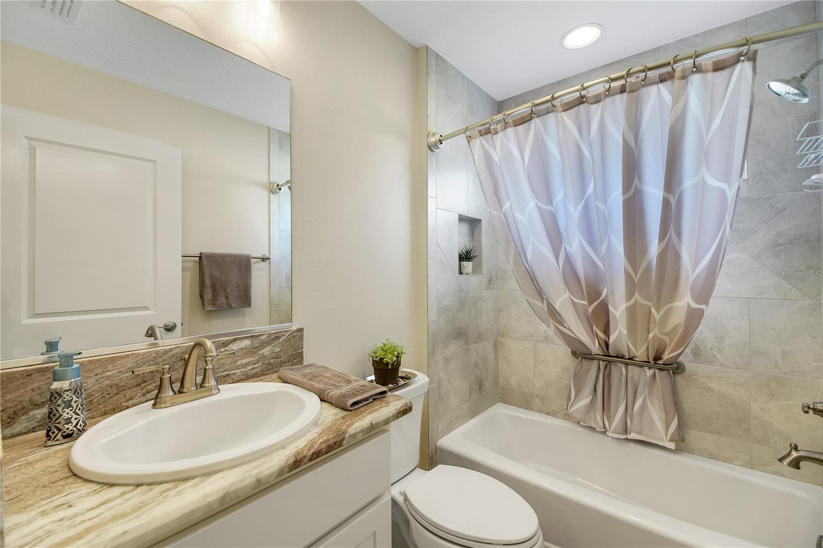 Image 40 of 48 For 3323 Rohan Road