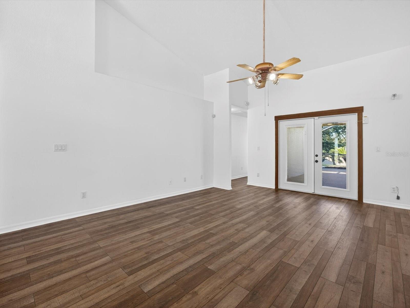 Image 5 of 40 For 14453 Pine Cone Trail