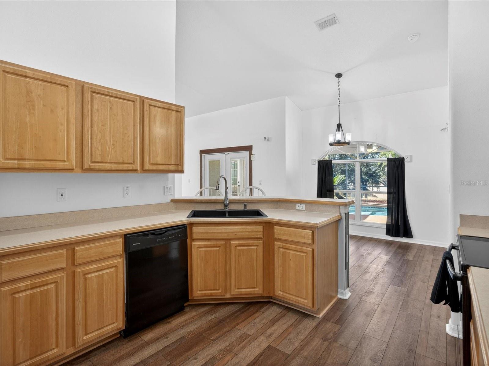 Image 7 of 40 For 14453 Pine Cone Trail