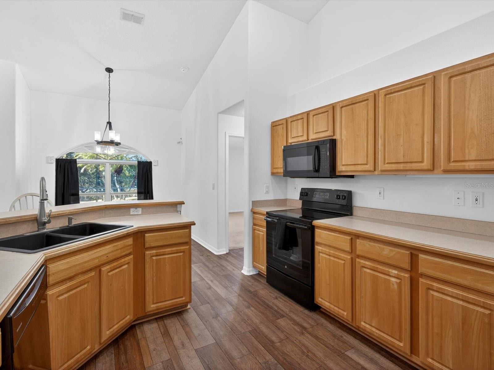 Image 8 of 40 For 14453 Pine Cone Trail