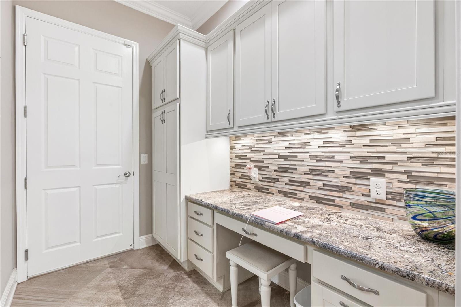 Image 18 of 65 For 984 Iron Oak Way