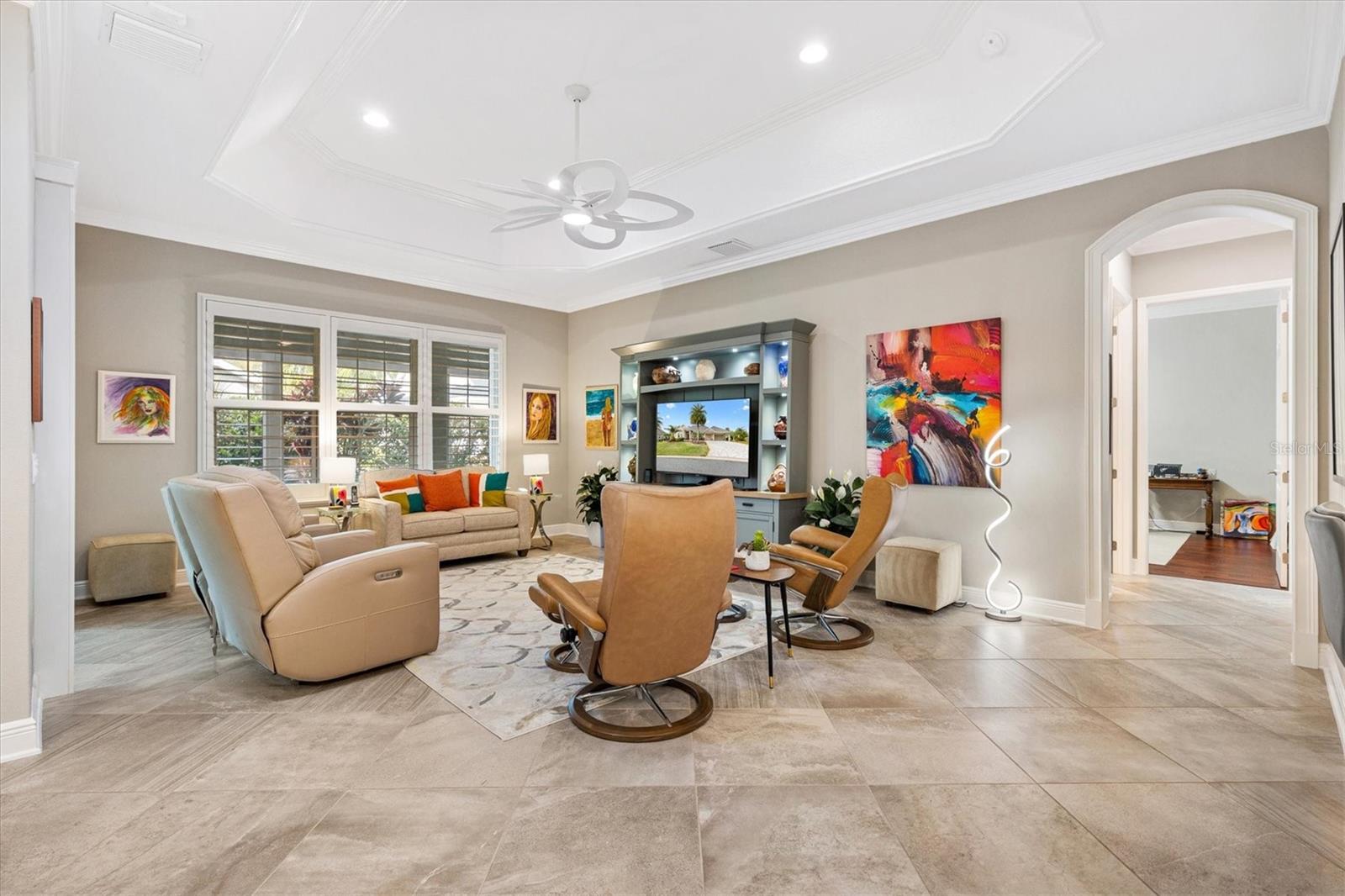 Image 22 of 65 For 984 Iron Oak Way