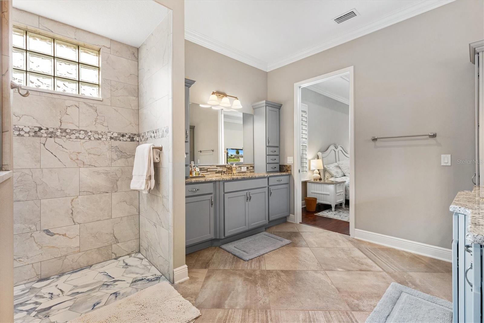 Image 28 of 65 For 984 Iron Oak Way