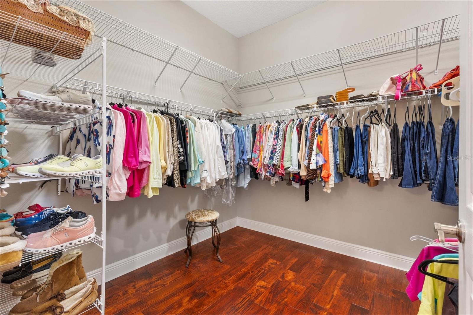 Image 29 of 65 For 984 Iron Oak Way