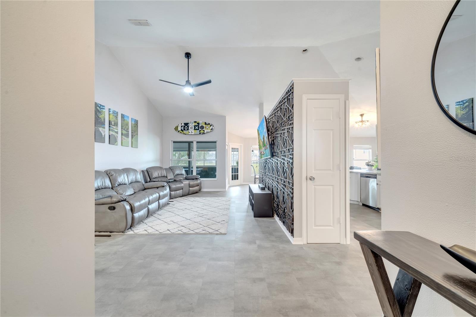 Image 6 of 31 For 12819 Waterhaven Circle